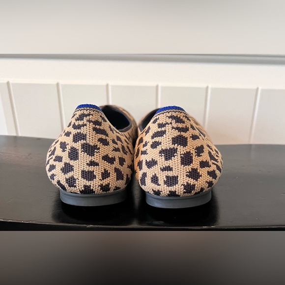 Rothys Women’s Size 10 Ballet Leopard Animal Print Round Toe Flat Shoe Retired - Picture 4 of 8